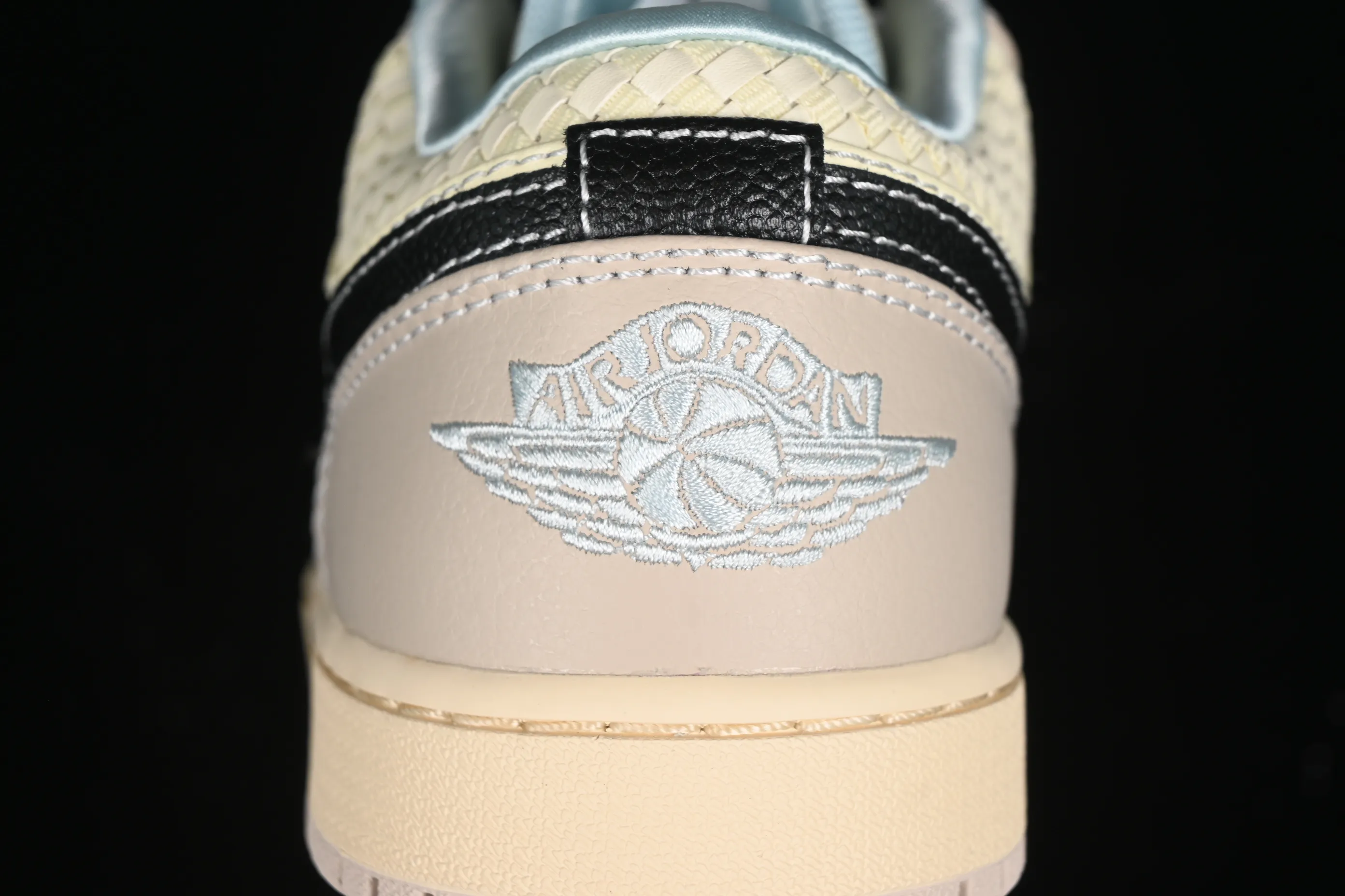All categories Air Jordan Jordan series basketball shoes Air Jordan 1 Low G version pure original Air Jordan 1 Low AJ1 Joe 1 sandy style low-top retro basketball shoes HQ3440-101